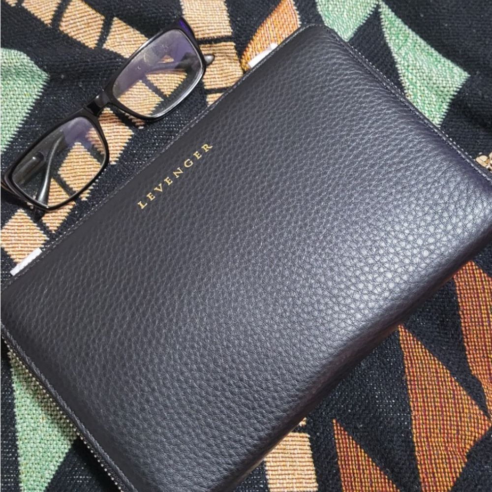 Levenger Carrie Convertible Clutch bag new in box
